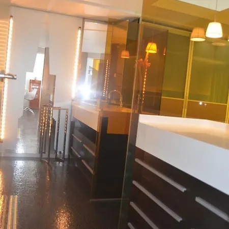 Apartamento Lujo Glasor Apartamento *